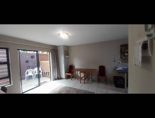 2 BEDROOM TOWNHOUSE FOR SALE IN PRIMROSE HILL